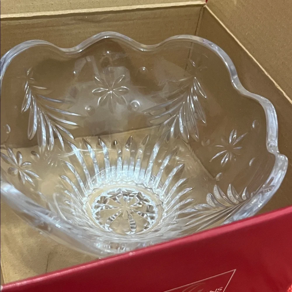 Mikasa Crystal Clear Holiday Bowl